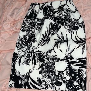 White House Black Market Skirt